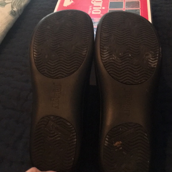 Alegria, blue crocodile, close back clogs. - Picture 6 of 8